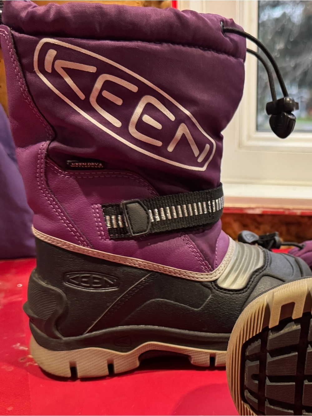 KEEN Kids Purple and Black Waterproof Winter Boots with Drawcord